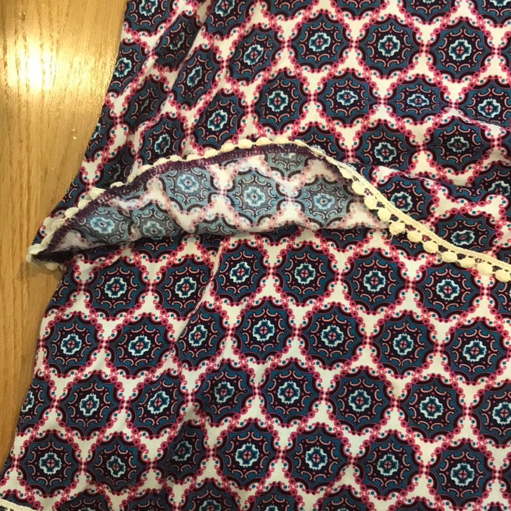 ❤️ Patterned top. - Picture 4 of 4